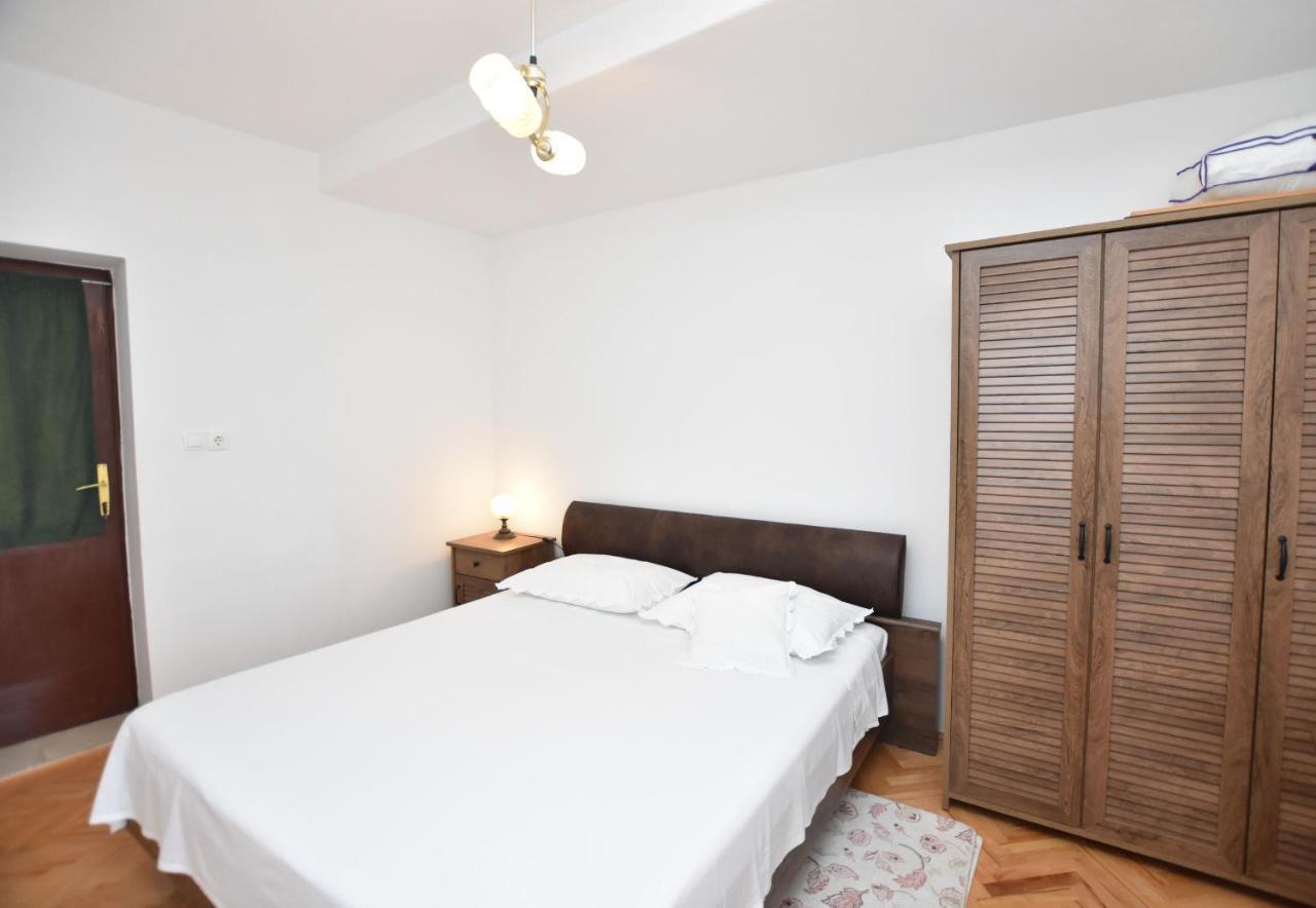 Apartment Miledina Primošten Exteriör bild