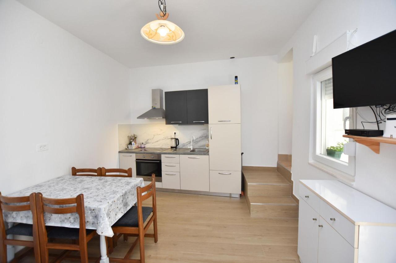 Apartment Miledina Primošten Exteriör bild